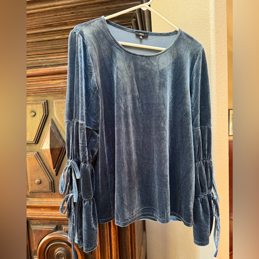 Elizabeth Blue Velvety Double-Tie Sleeved Top By Lucca
